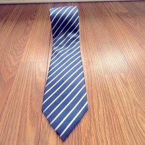 Haines & Bonner Blue Silver / Gray Stripes Herringbone Silk Necktie Handmade